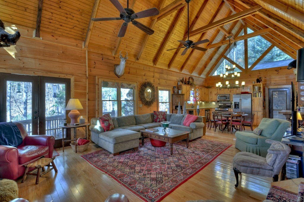 Property Photo:  212 Dream Cove Road  GA 30513 