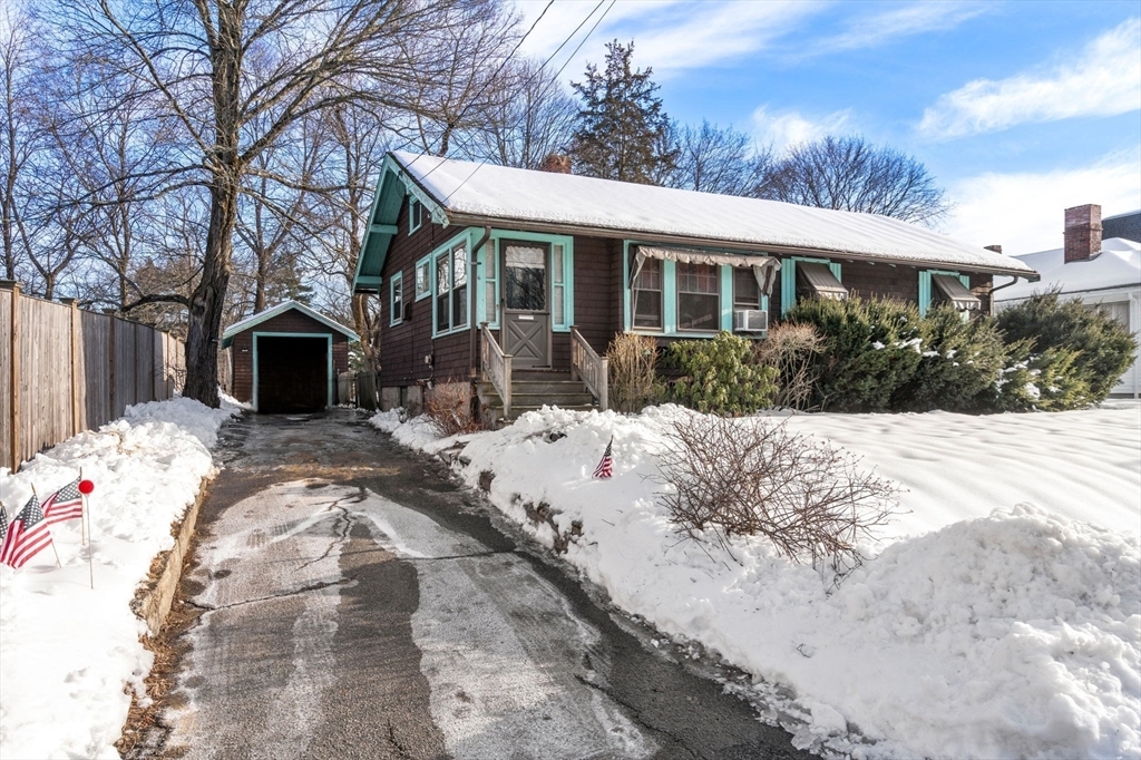 Property Photo:  6 Oak Knoll Road  MA 01760 