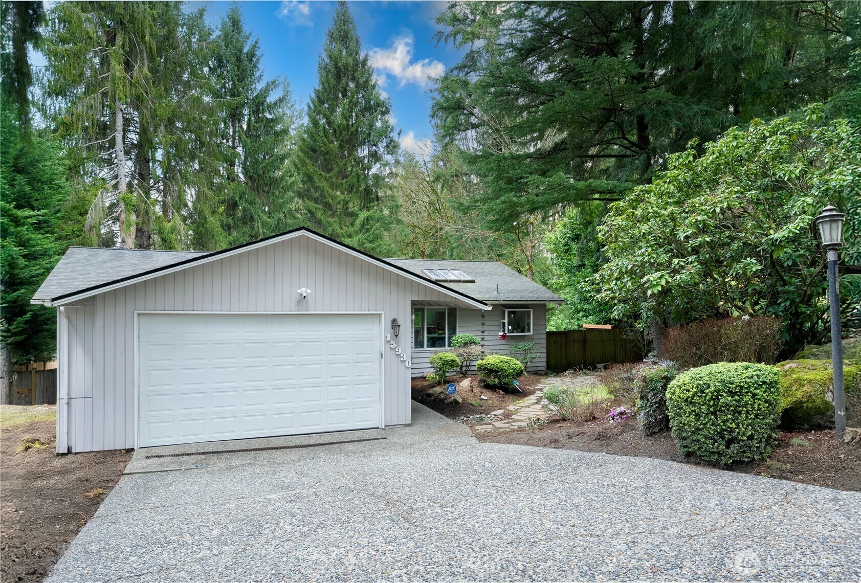 Property Photo: 15930 SE 43rd Street WA 98006