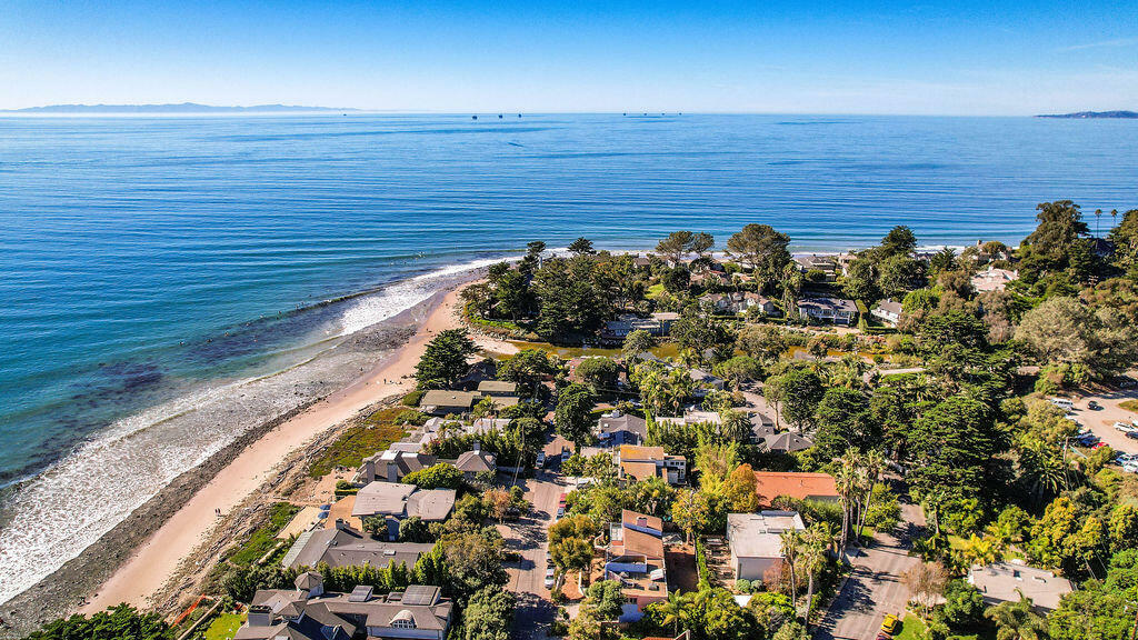 Property Photo: 8105 Buena Fortuna Street CA 93013