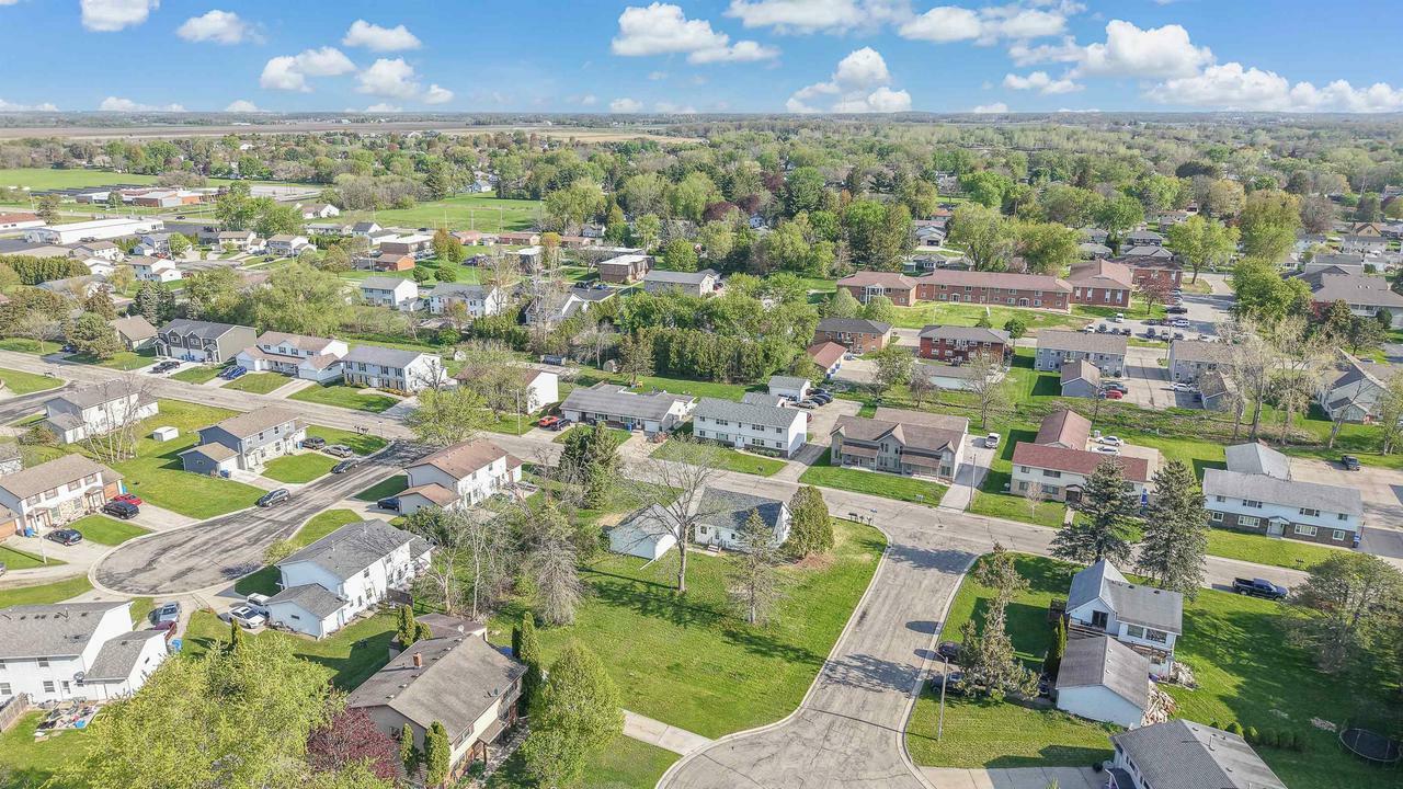 Property Photo: 206 Derby Lane WI 53094