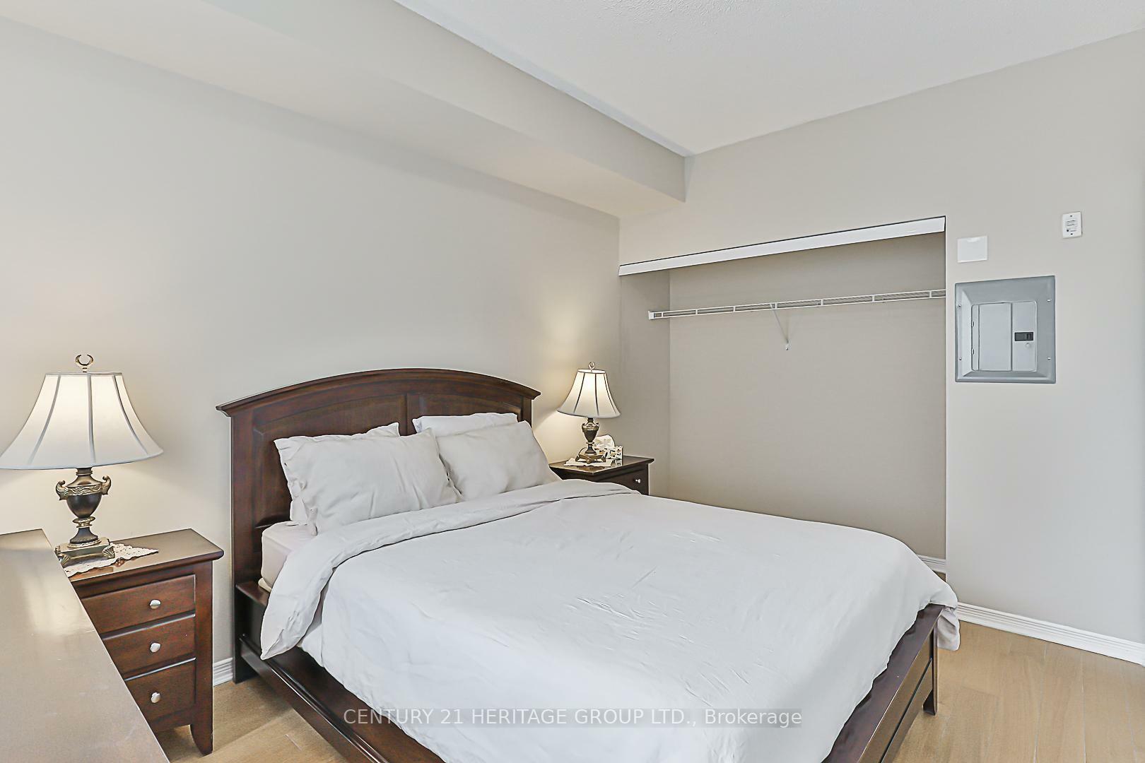 Photo de la propriété: 8 Maison Parc Crt 305 ON L4J 9K5
