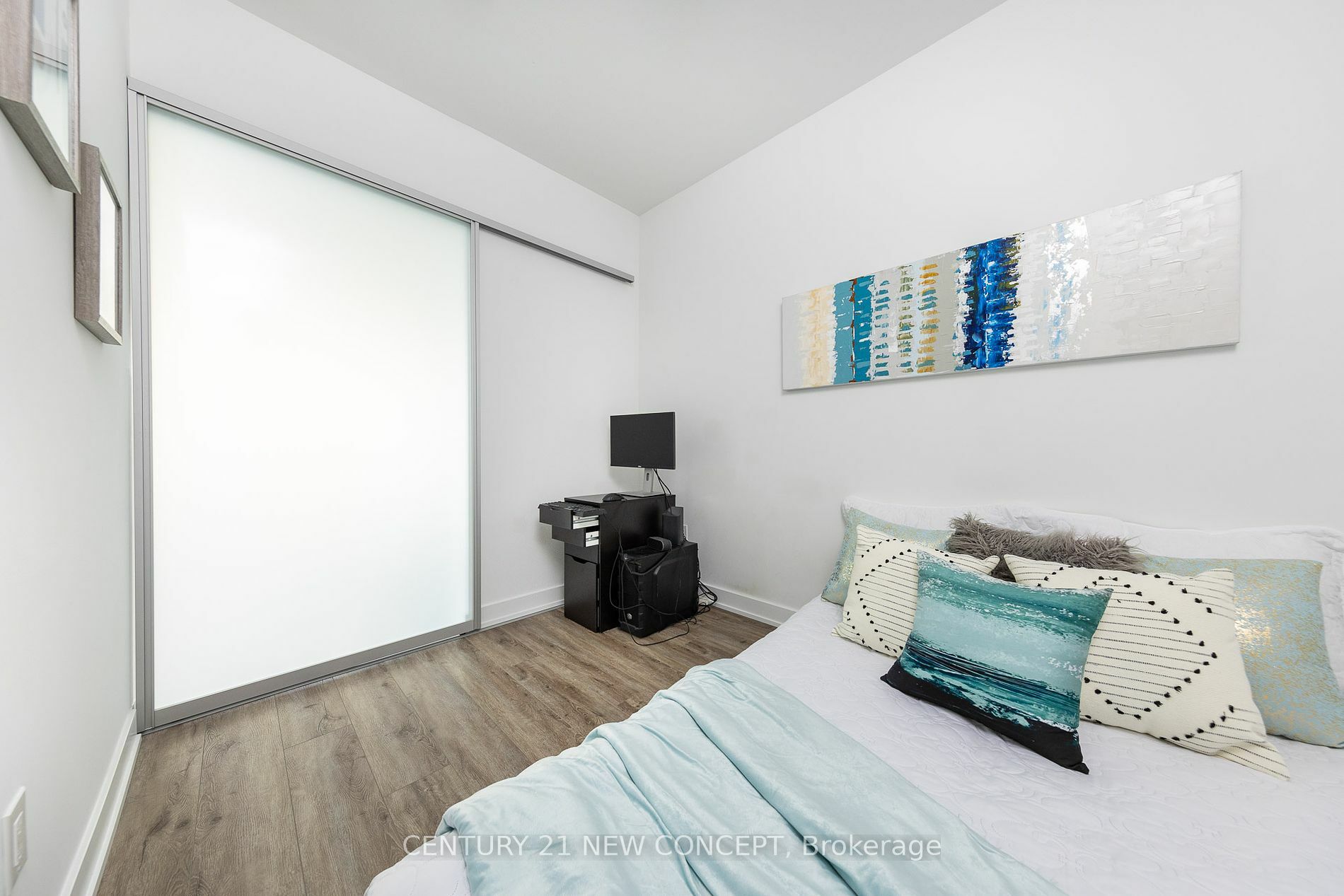 Property Photo:  630 Greenwood Ave 405  ON M4J 4B2 