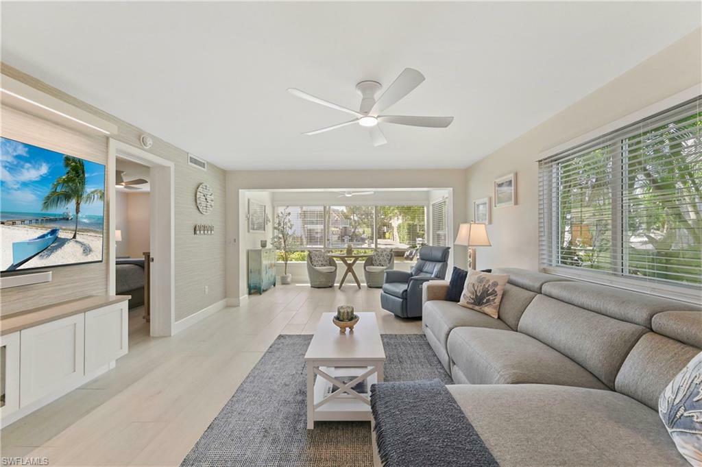 Property Photo: 1686 Blue Point Ave B5 FL 34102