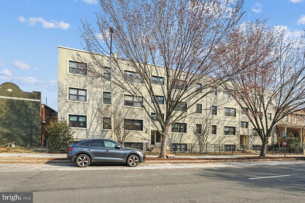 Property Photo:  1520 Independence Avenue SE 202  DC 20003 