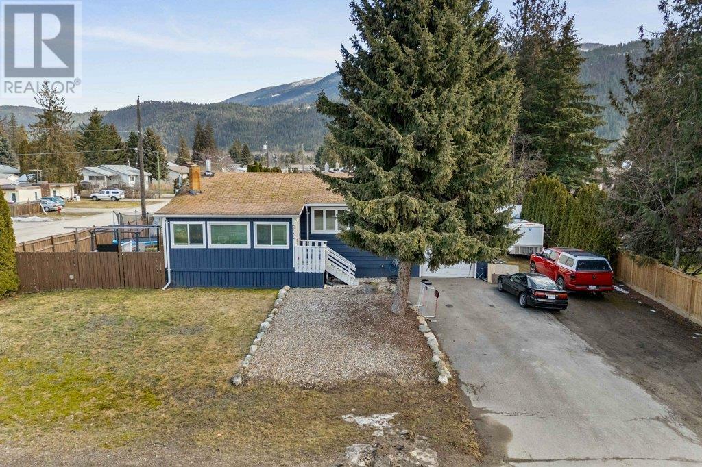 Property Photo: 1209 Martinson Avenue BC V0E 2V0