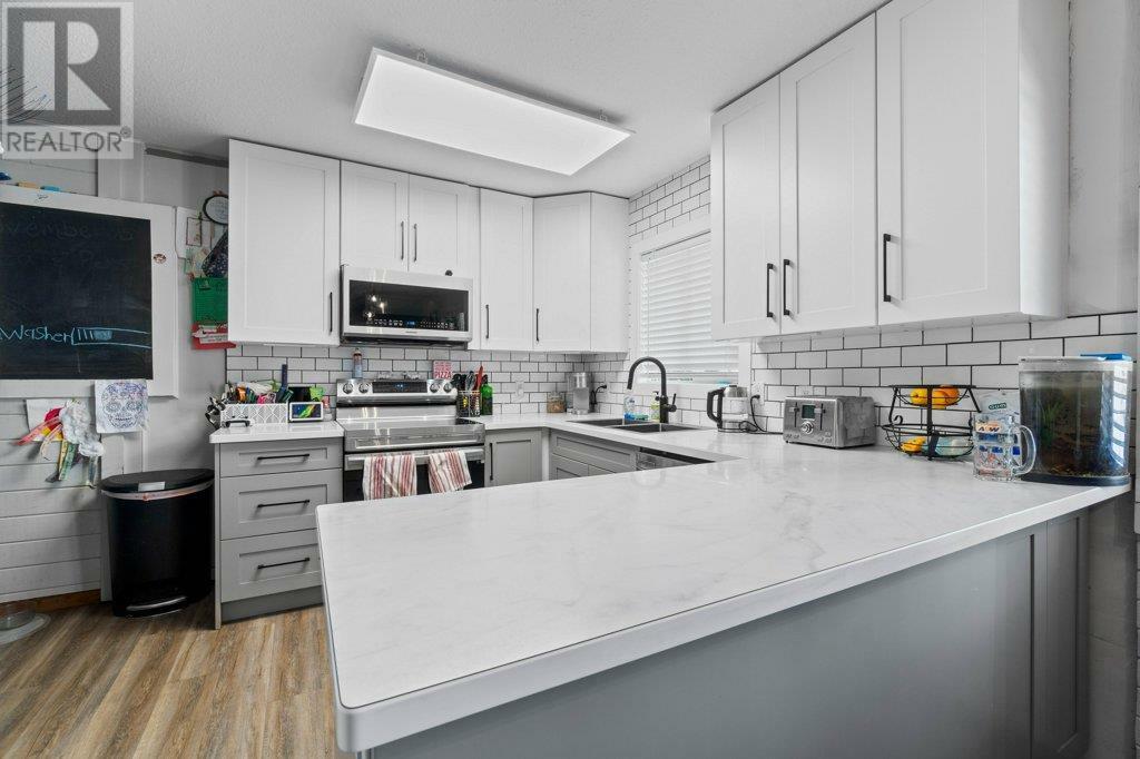 Property Photo: 1209 Martinson Avenue BC V0E 2V0