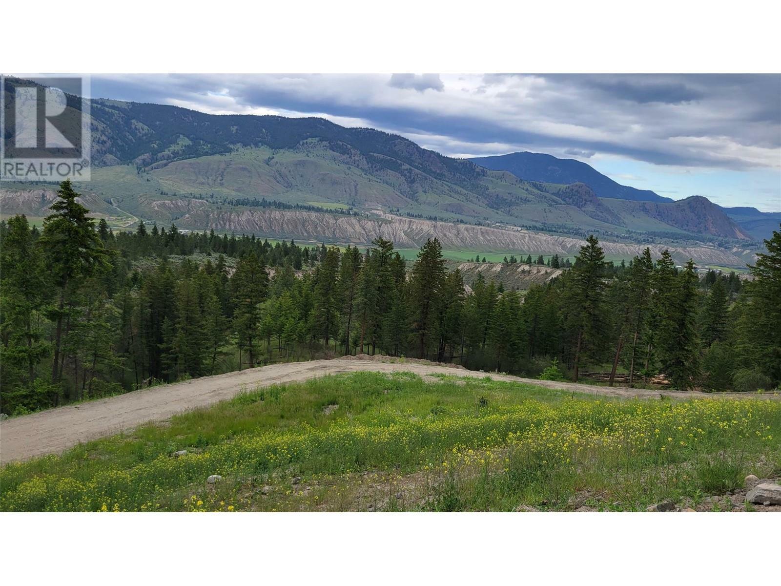 Photo de la propriété:  3100 Kicking Horse Drive Lot 22  BC V2E 0B8 