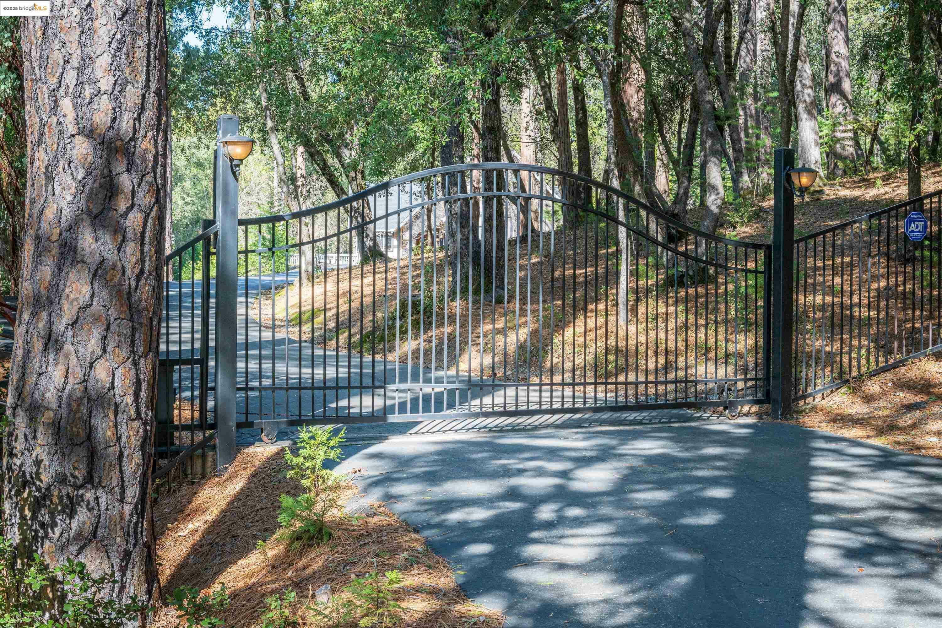 Property Photo:  17588 Brentwood Ln  CA 95383 