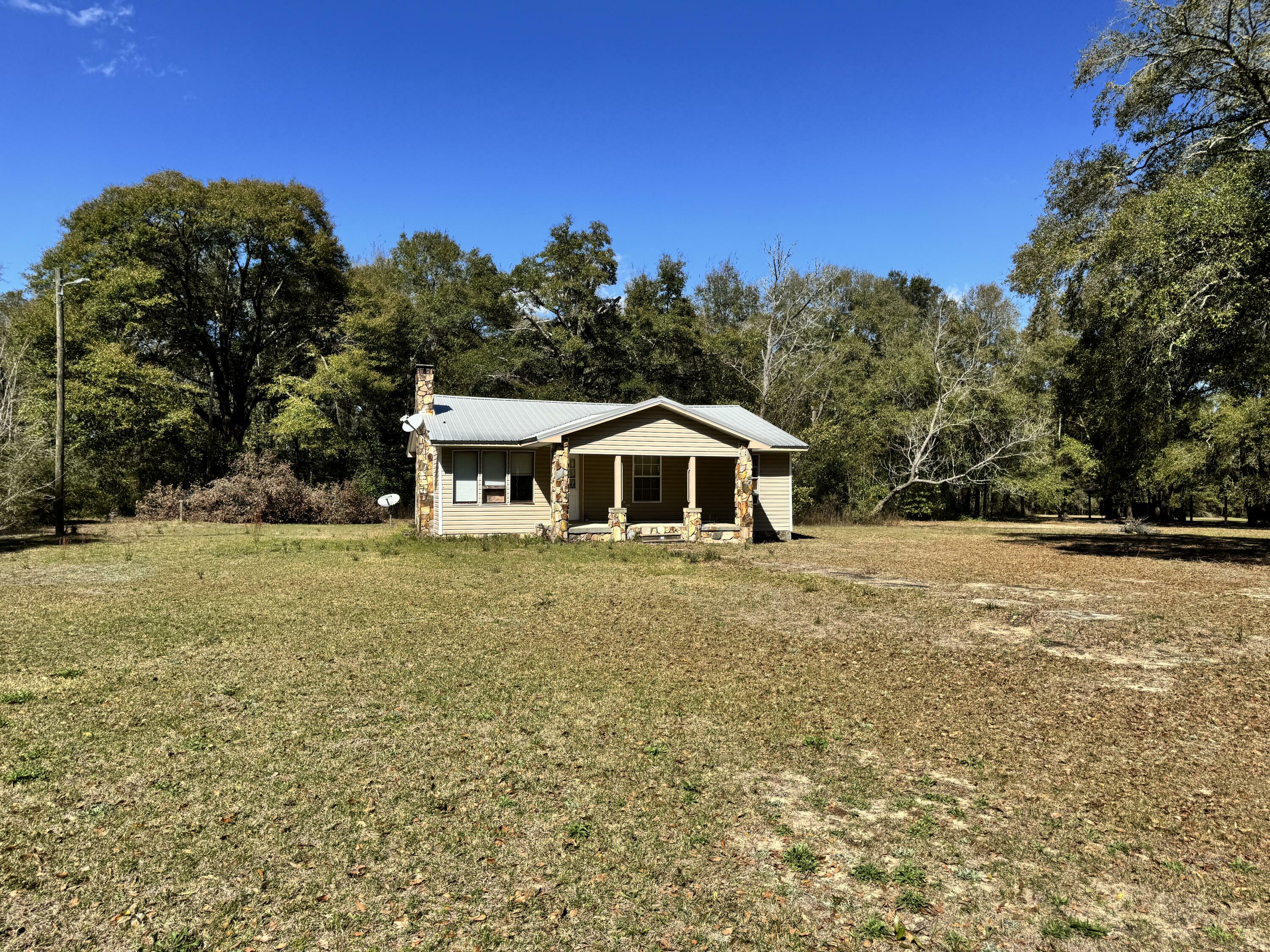 Property Photo: 3105 Zadie Lane FL 32539