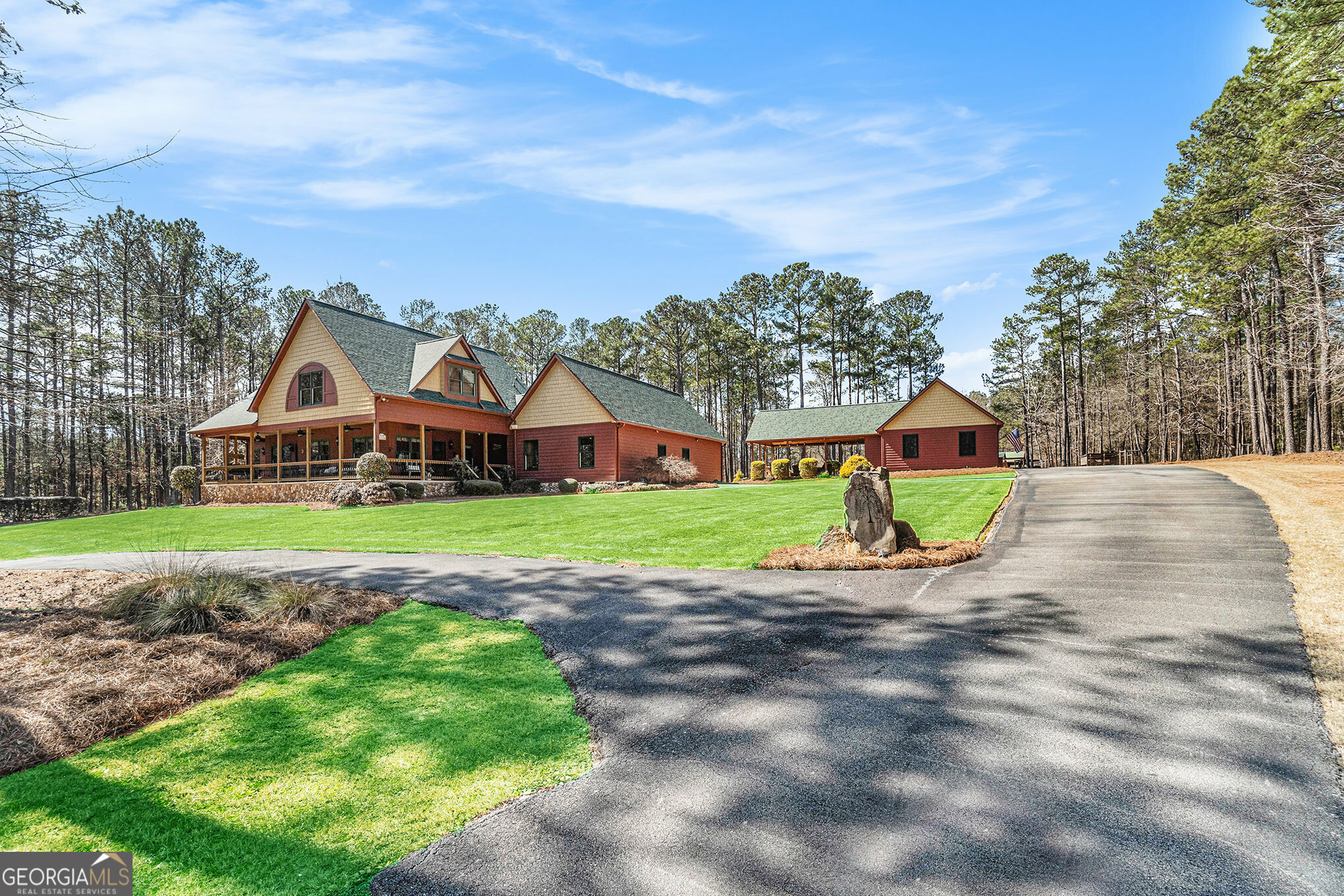 Property Photo: 430 Moccasin Gap Road GA 30233