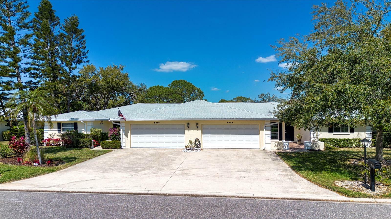 5621 Palm Aire Drive  Sarasota FL 34243 photo