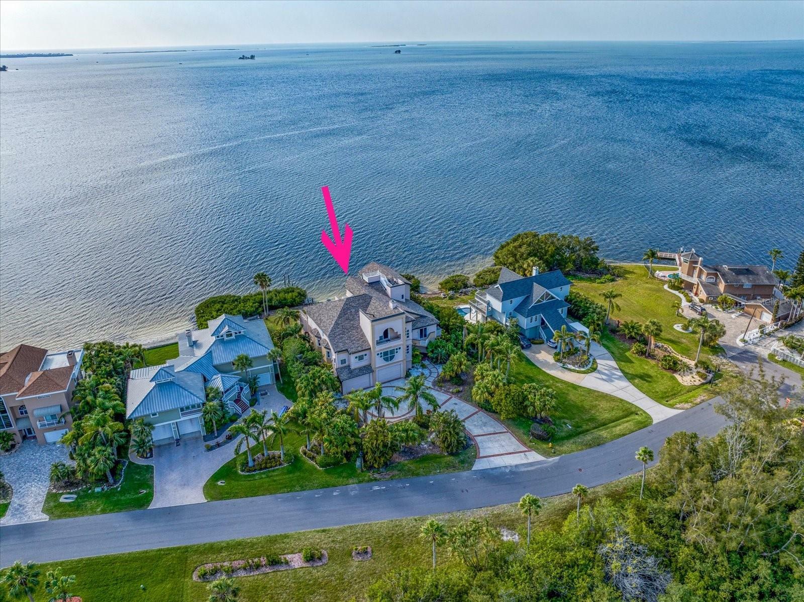 Property Photo:  812 Point Seaside Drive  FL 34681 