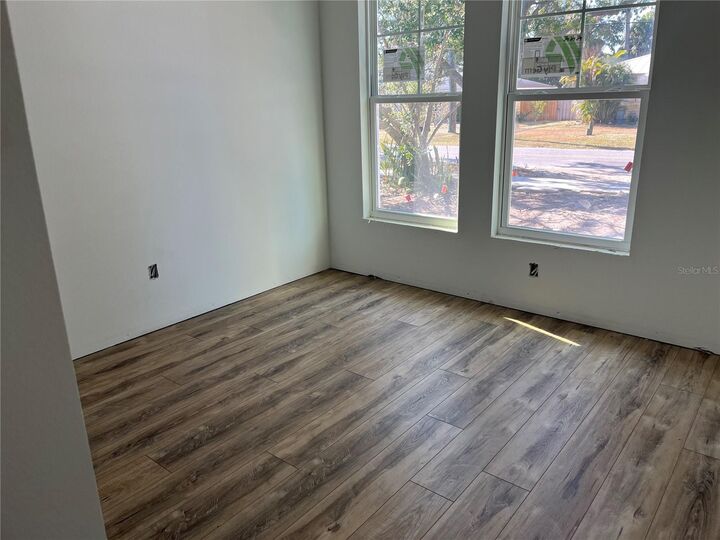 Property Photo:  217 S Shade Avenue  FL 34237 