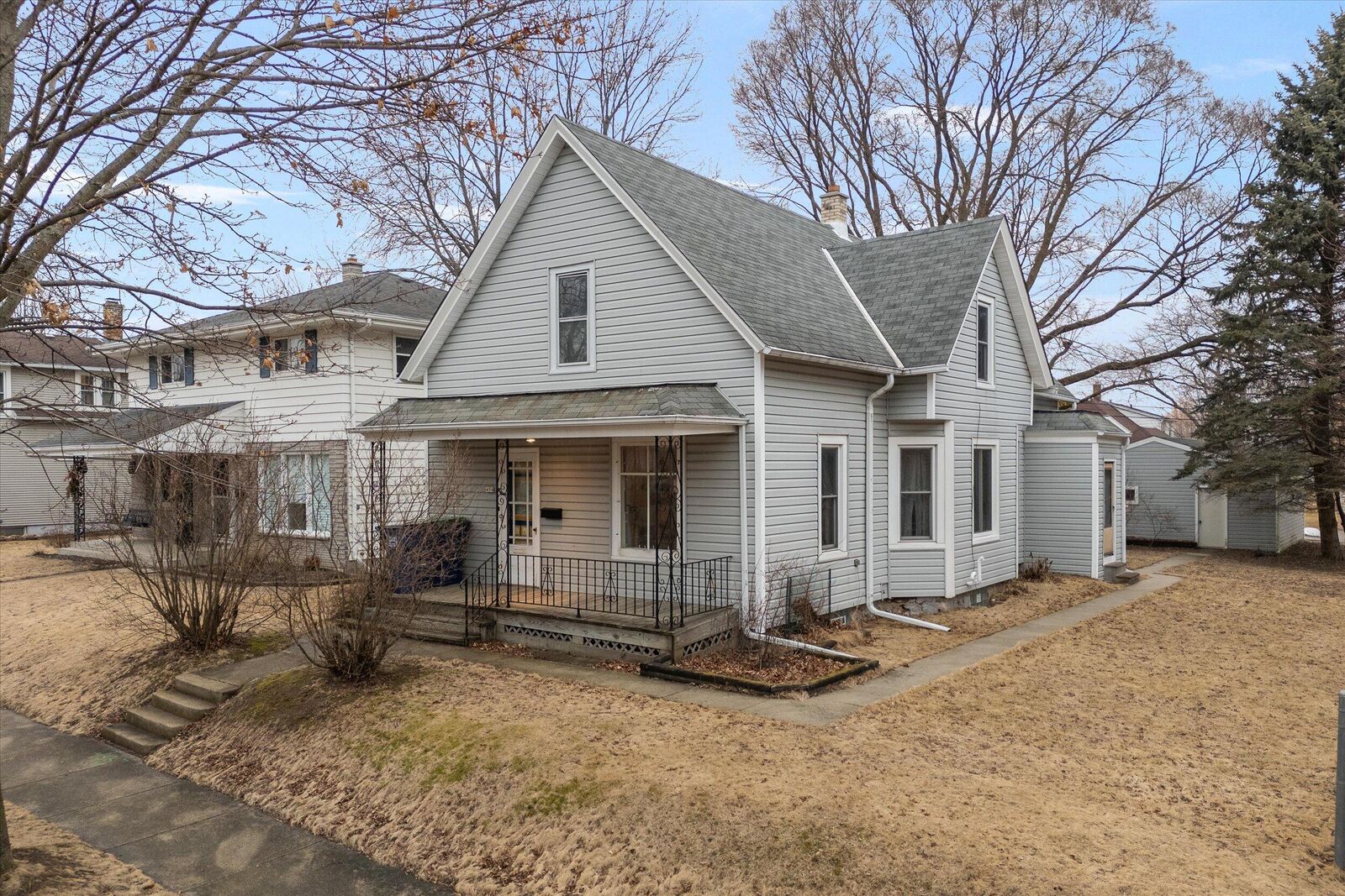 Property Photo: 454 W Foster St WI 53074
