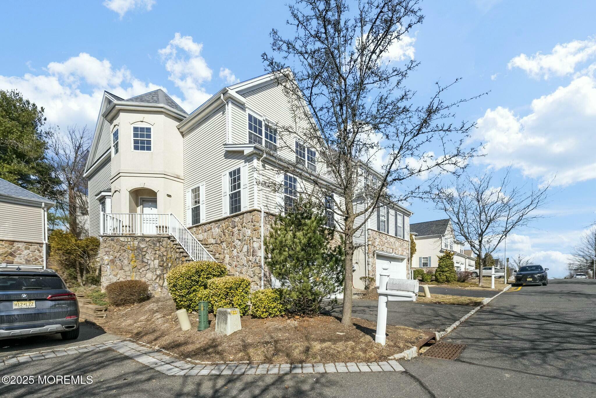 Property Photo:  122 Overhill Drive  NJ 08859 