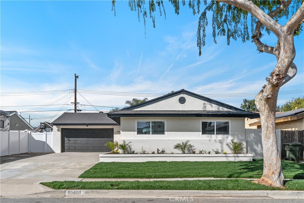 Property Photo: 10401 Whirlaway Street CA 90630