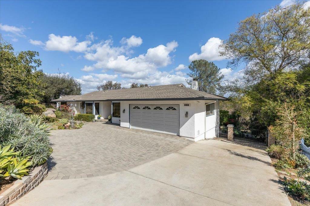 Property Photo: 2808 Morningside Ter CA 92029