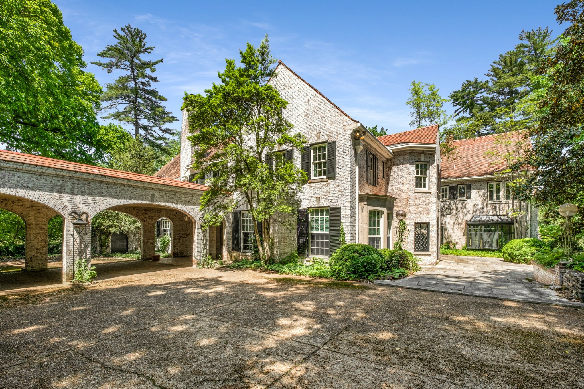 104 Lynnwood Blvd  Nashville TN 37205 photo