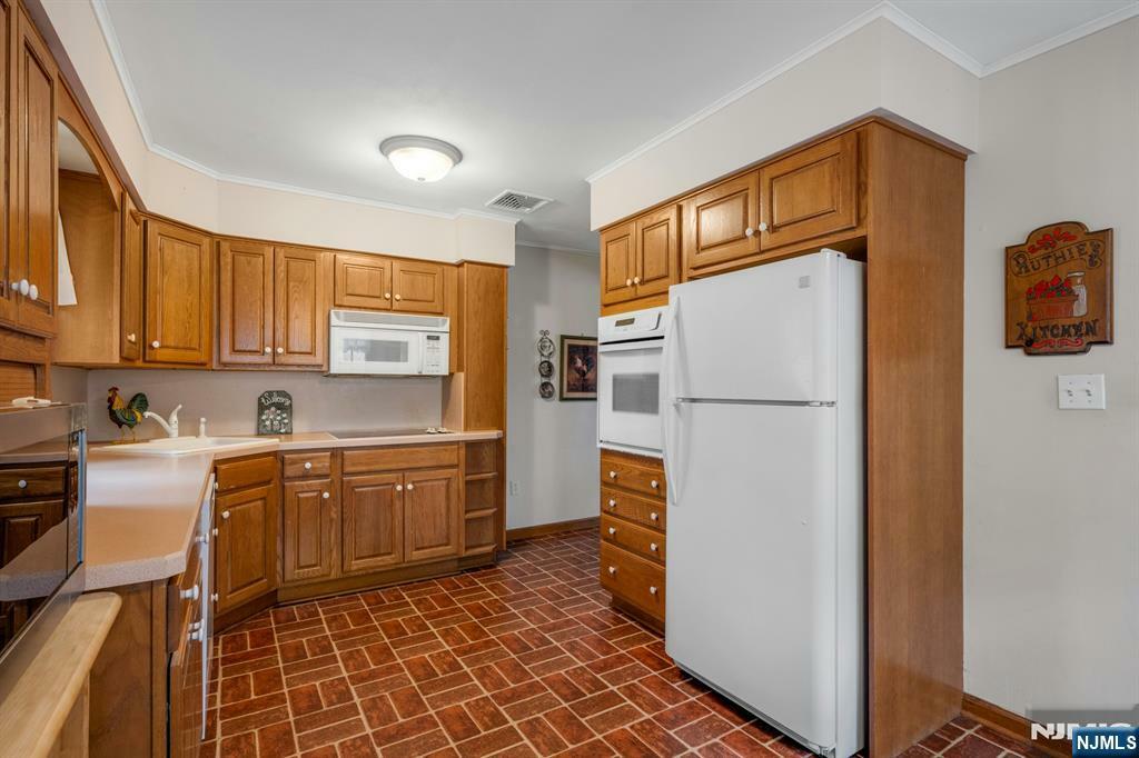 Property Photo:  74 Taylortown Road  NJ 07045 