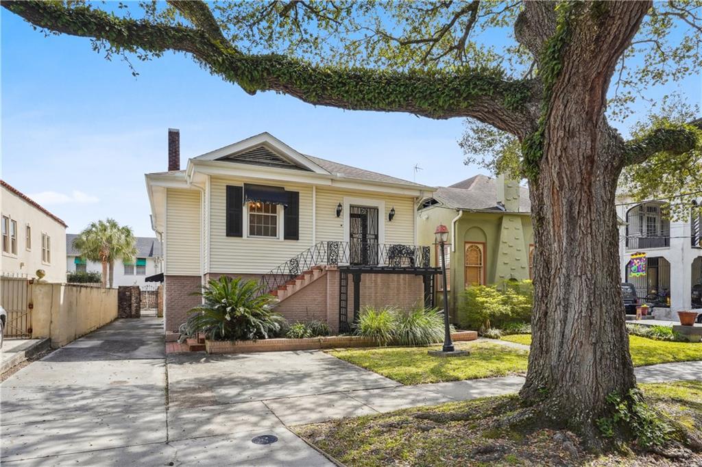 Property Photo:  5367 Canal Boulevard  LA 70124 