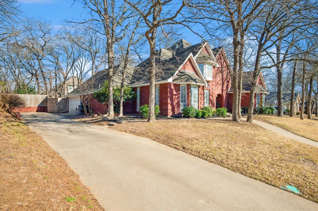 Property Photo: 8312 Thorncrest Court TX 76182