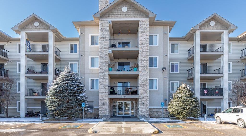 Property Photo: 12 Cimarron Common 2113 AB T1S 2G1