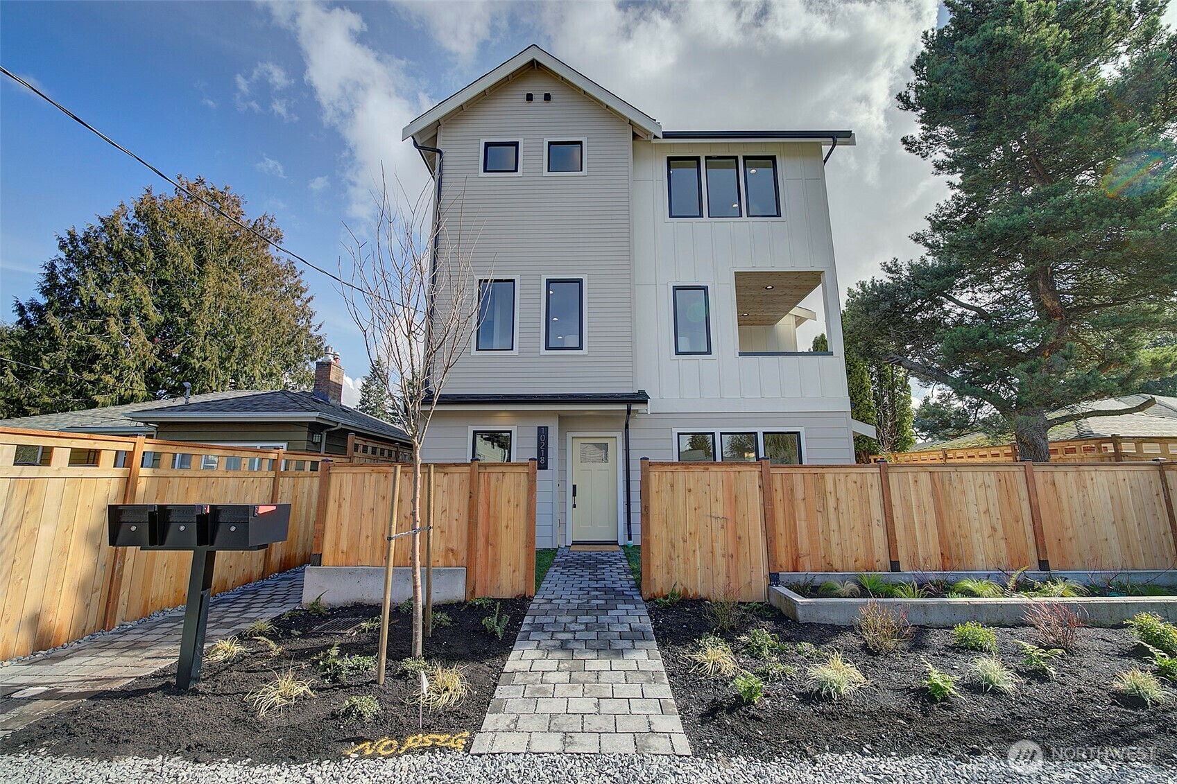 Property Photo:  10218  40th Avenue SW  WA 98146 