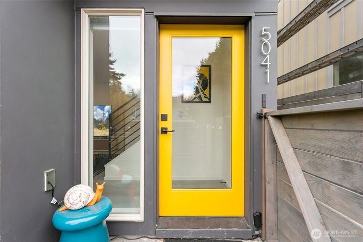 Property Photo:  5041  25th Avenue SW  WA 98106 