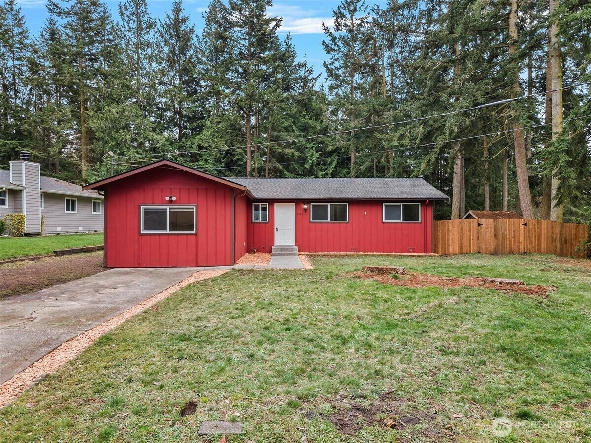 Property Photo: 4483 Woodland Circle WA 98277