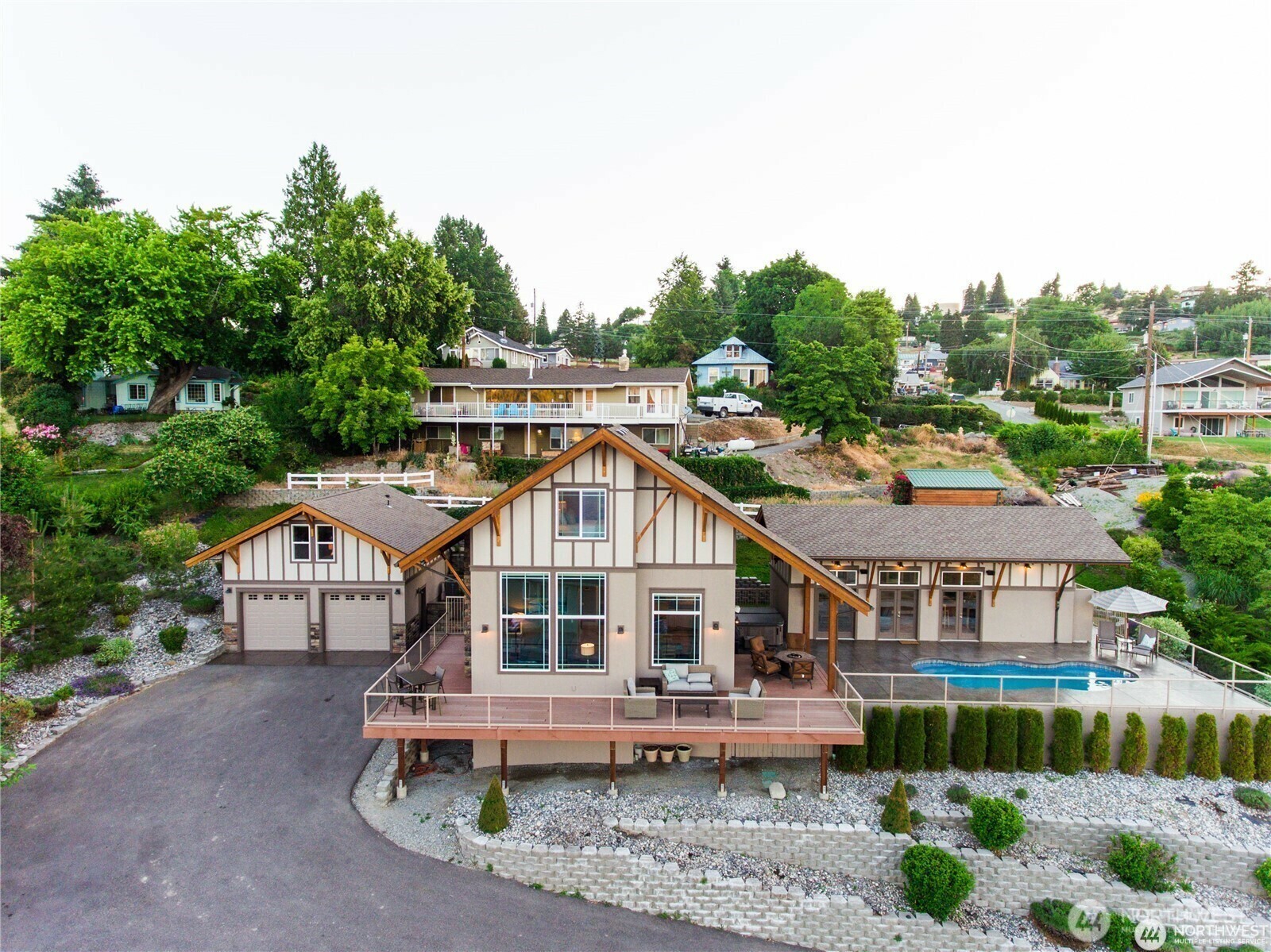 Property Photo: 408 Manson Boulevard WA 98831