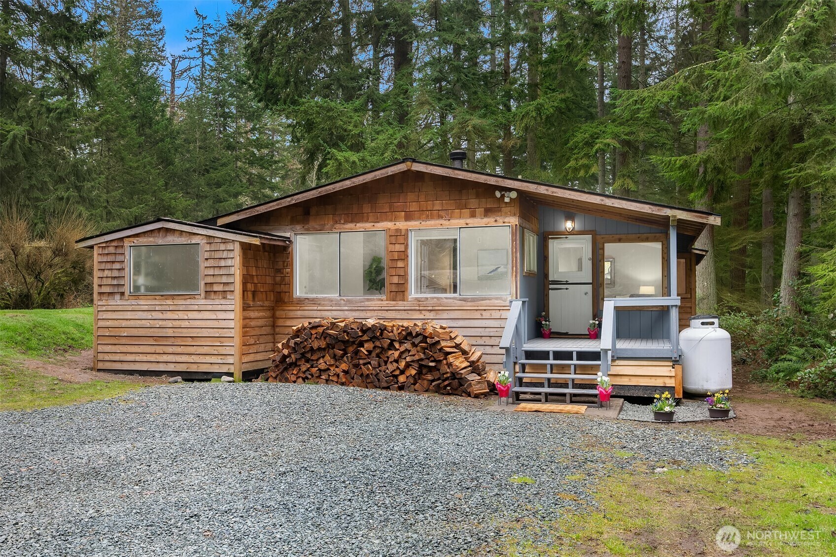 Property Photo:  713  Pilchuck Road  WA 98253 