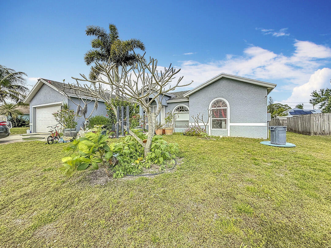 441 SE Starflower Avenue  Port Saint Lucie FL 34953 photo