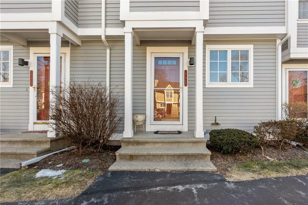 Property Photo:  735 Willett Avenue Avenue 607  RI 02915 