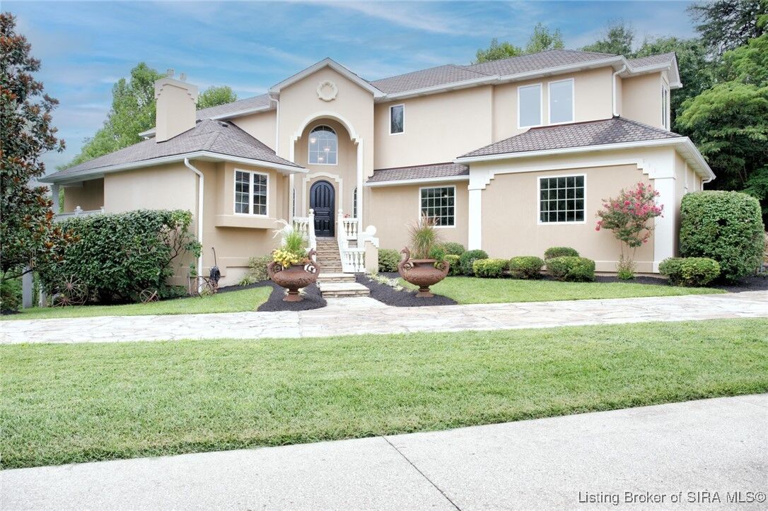 Property Photo: 1021 Bluff Ridge Drive IN 47150