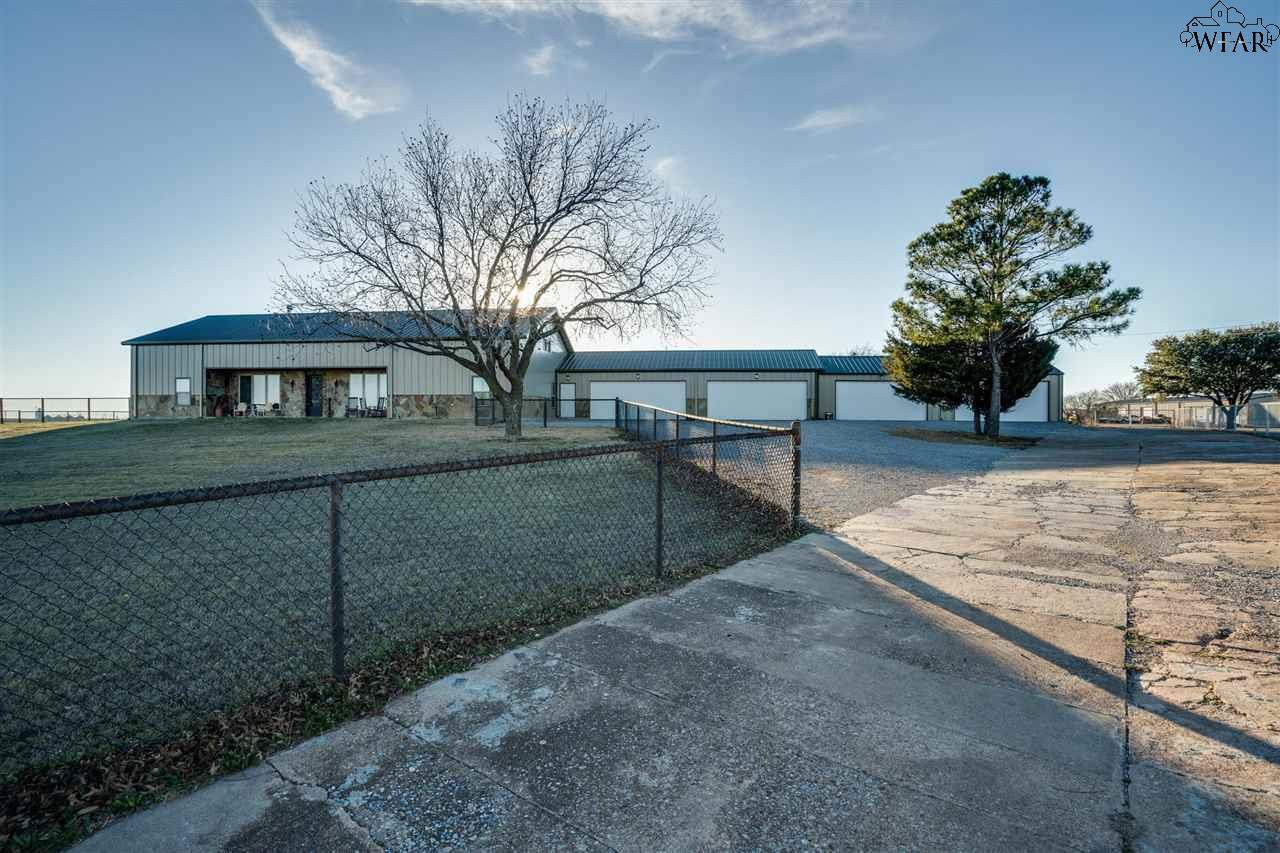 Property Photo: 894 Mesa Road TX 76305