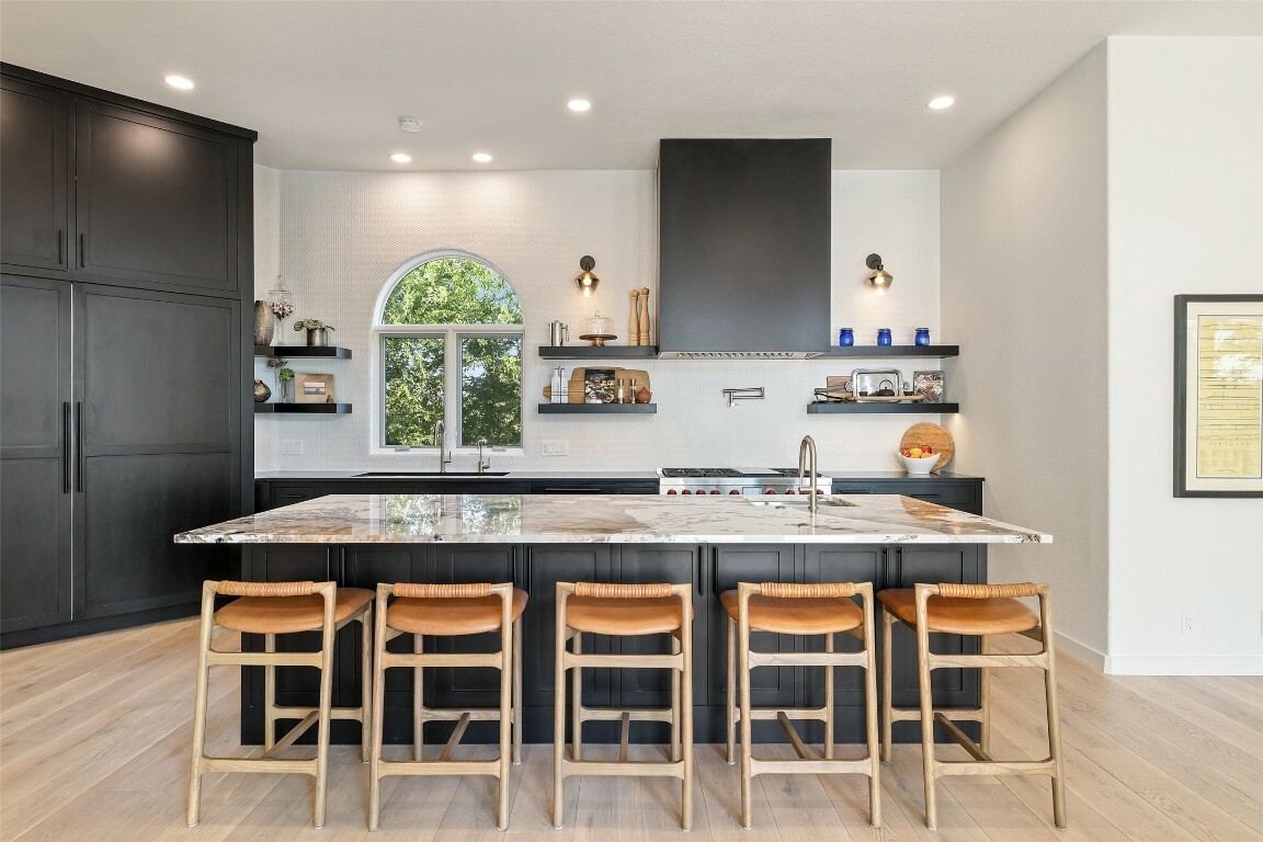 Property Photo: 211 Bella Cima Drive TX 78734