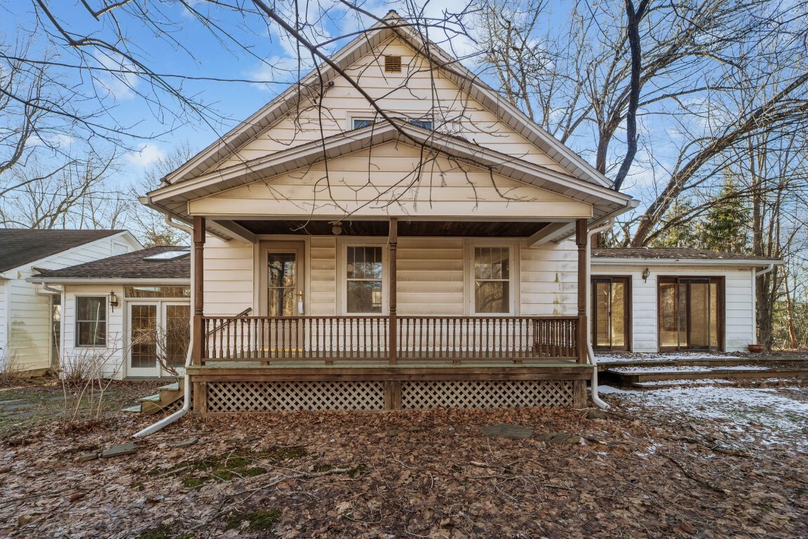 Property Photo: 1032/1038 E Maine Road NY 13790