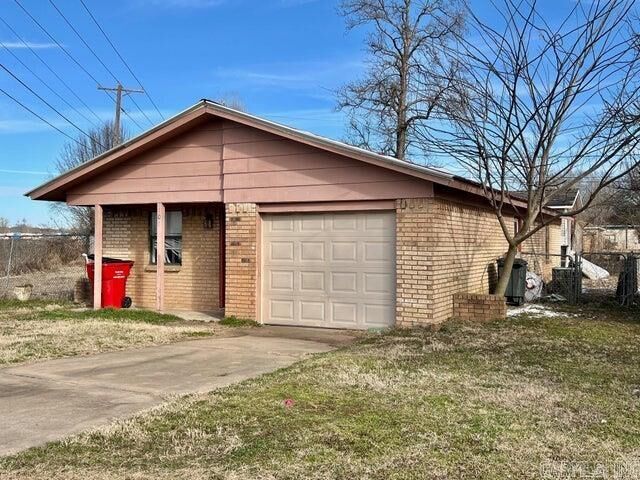 Property Photo: 101 Yelco Dr AR 72834