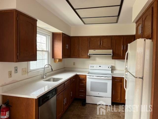 Property Photo:  406 Oxford Lane O  NJ 08831 