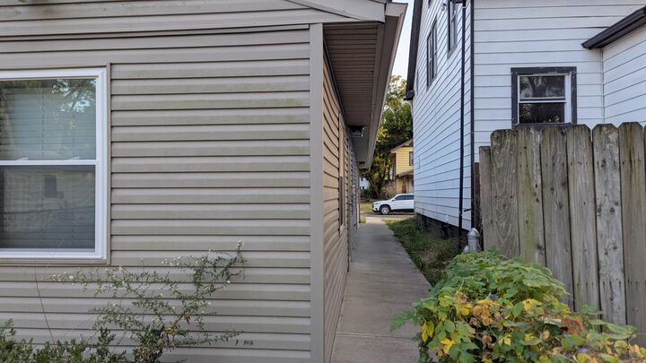 Property Photo: 1576-1578 Minnesota Avenue OH 43211