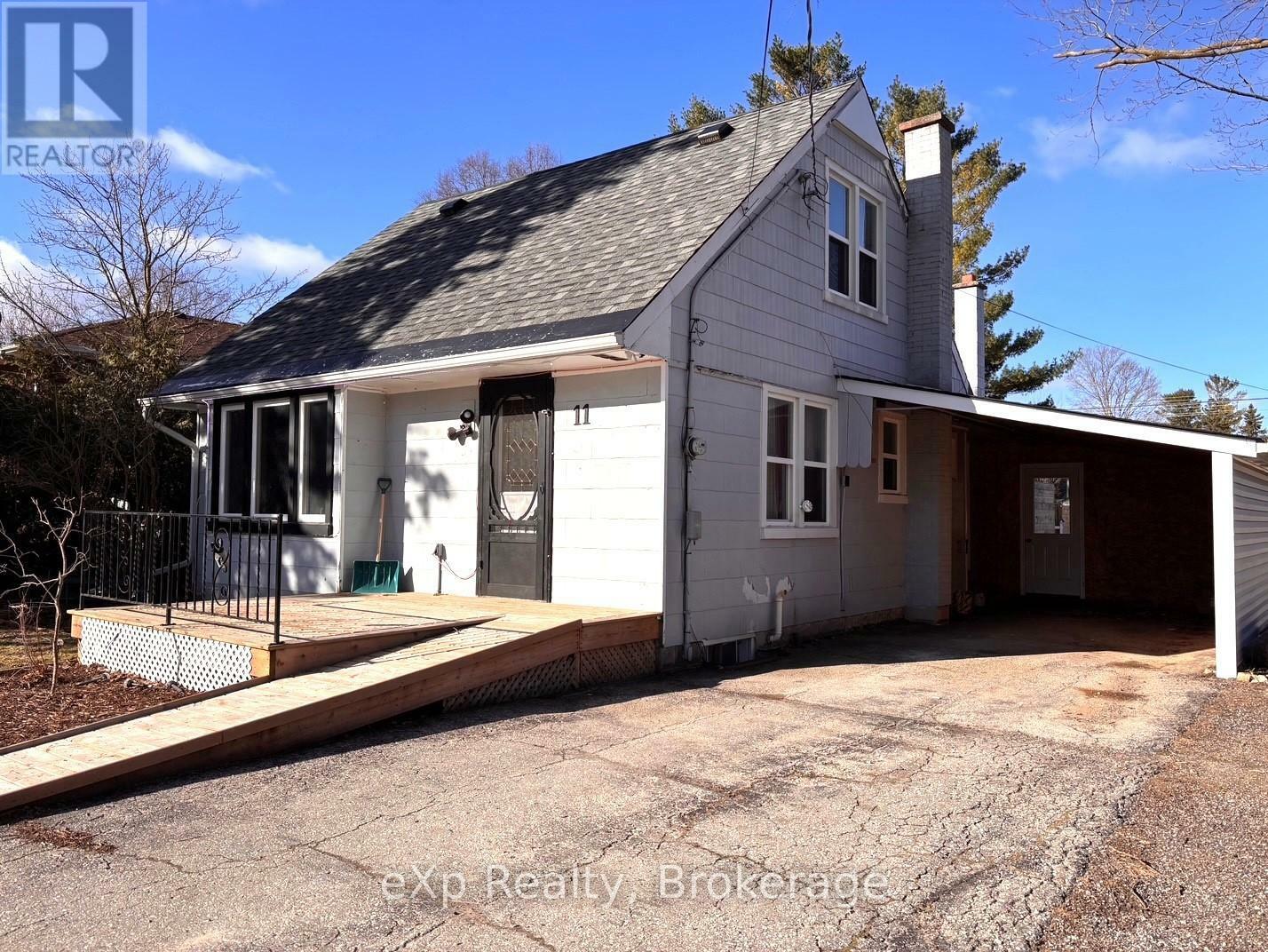 Property Photo: 11 Elizabeth Street ON N0G 2V0