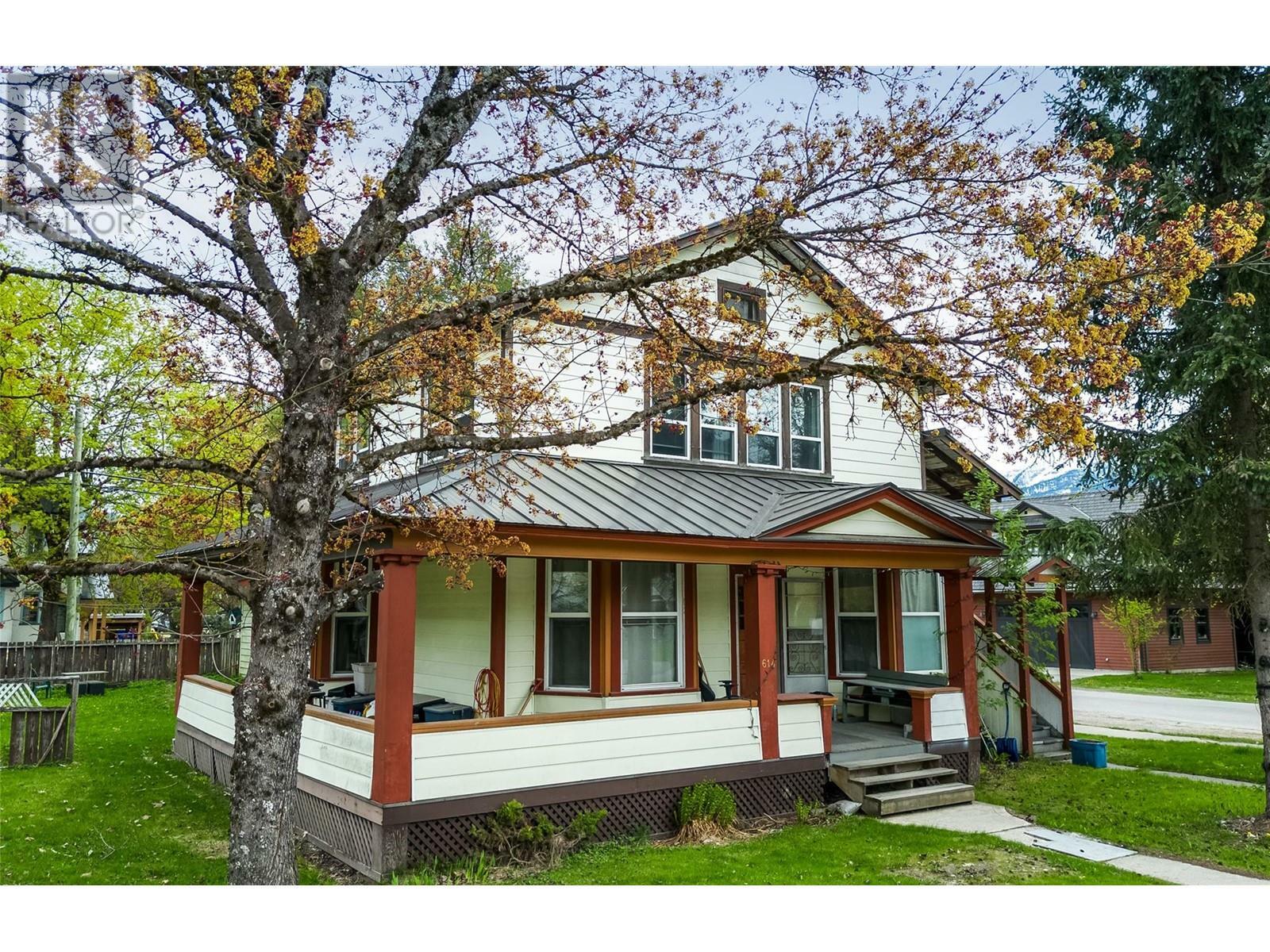 Property Photo: 614 Mackenzie Avenue BC V0E 2S0