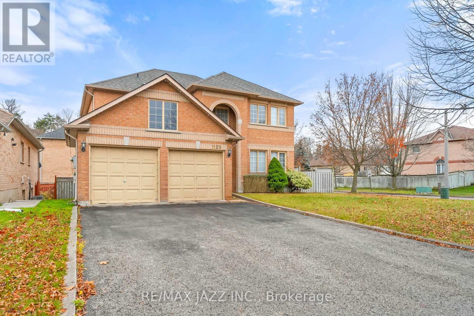Property Photo: 1129 Gossamer Drive ON L1X 2T8