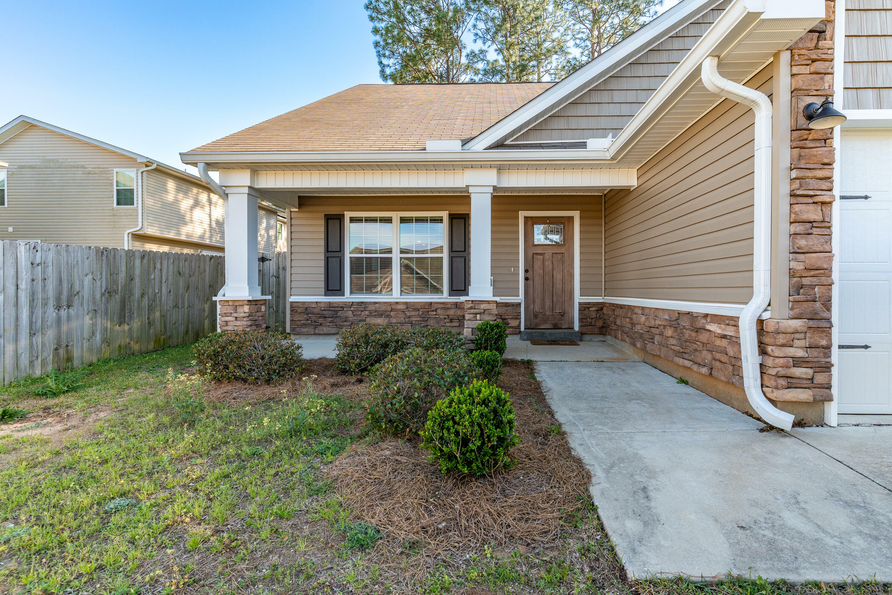 Property Photo:  203 Wainwright Drive  FL 32539 