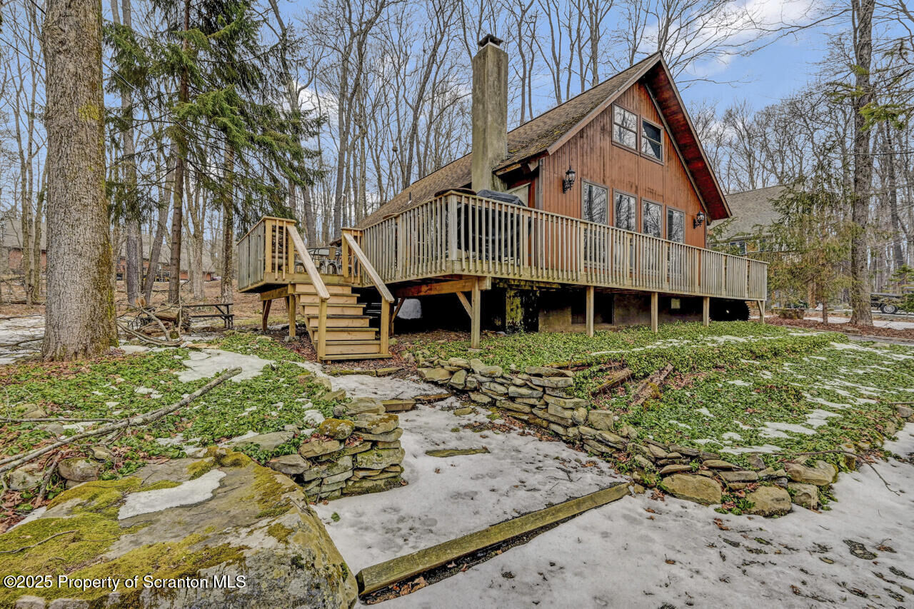 Property Photo:  19 Sheffick Drive  PA 18424 