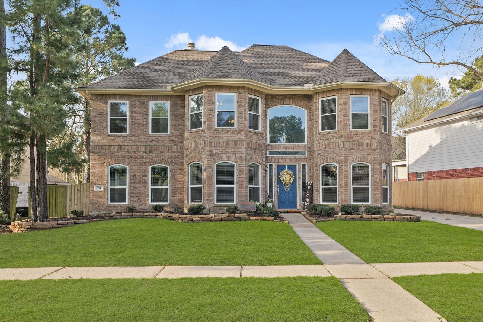 Property Photo:  711 Manchester Trail Drive  TX 77373 