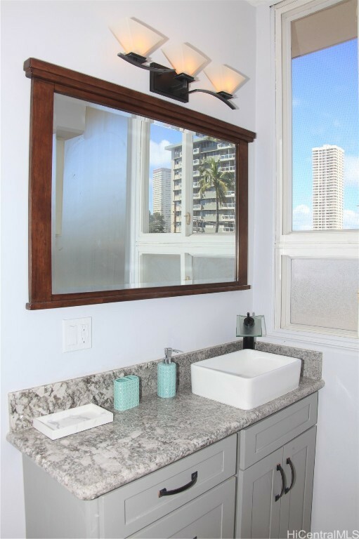 Property Photo:  931 University Avenue 306  HI 96826 