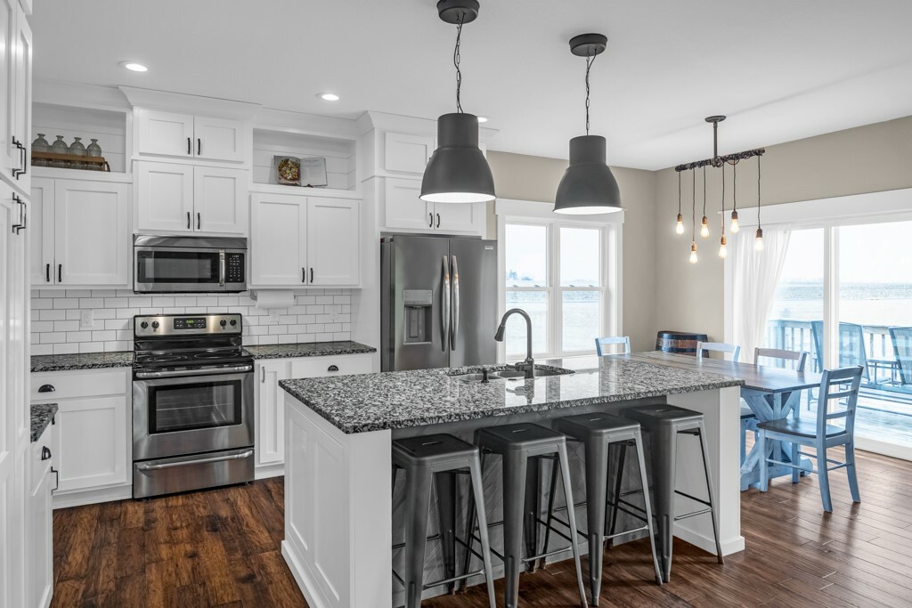 Property Photo:  703 N 5th Avenue  IA 50124 