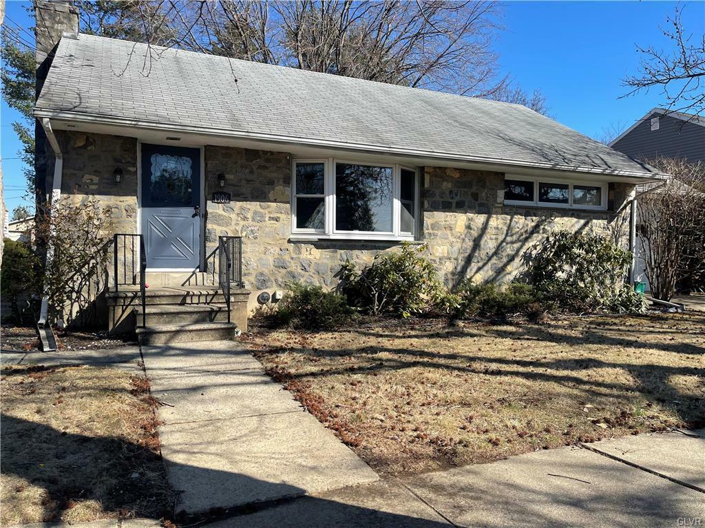 Property Photo: 1906 Lincoln Street PA 18017